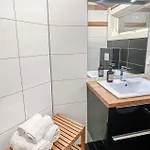 5 Bedroom Cozy In Casa de Férias *
