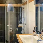 5 Bedroom Cozy In Casa de Férias *