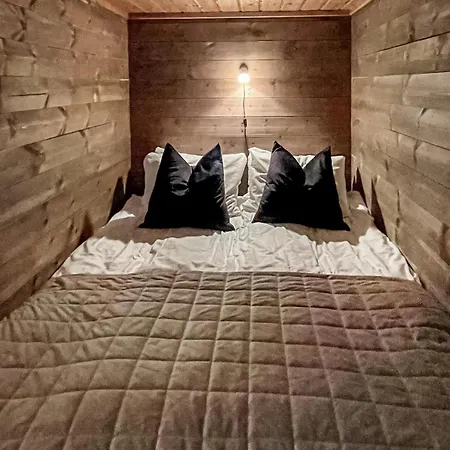 Holiday home 5 Bedroom Cozy In