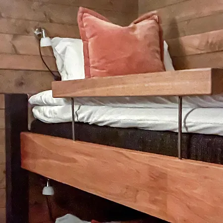 5 Bedroom Cozy In Hébergement de vacances