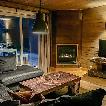 Hébergement de vacances 5 Bedroom Cozy In